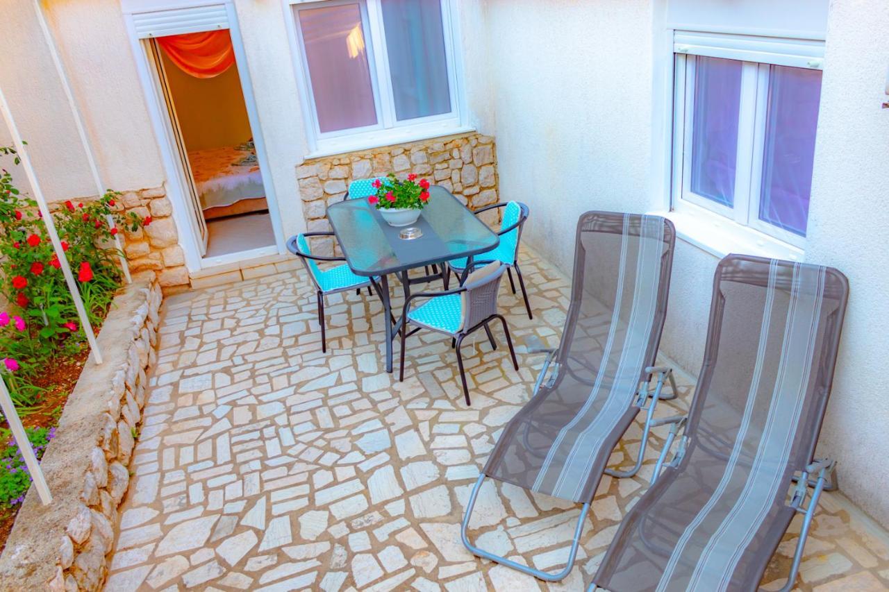Vacation Home Grill & Chill With 350M2 Garden With Bbq Novi Vinodolski Exteriör bild