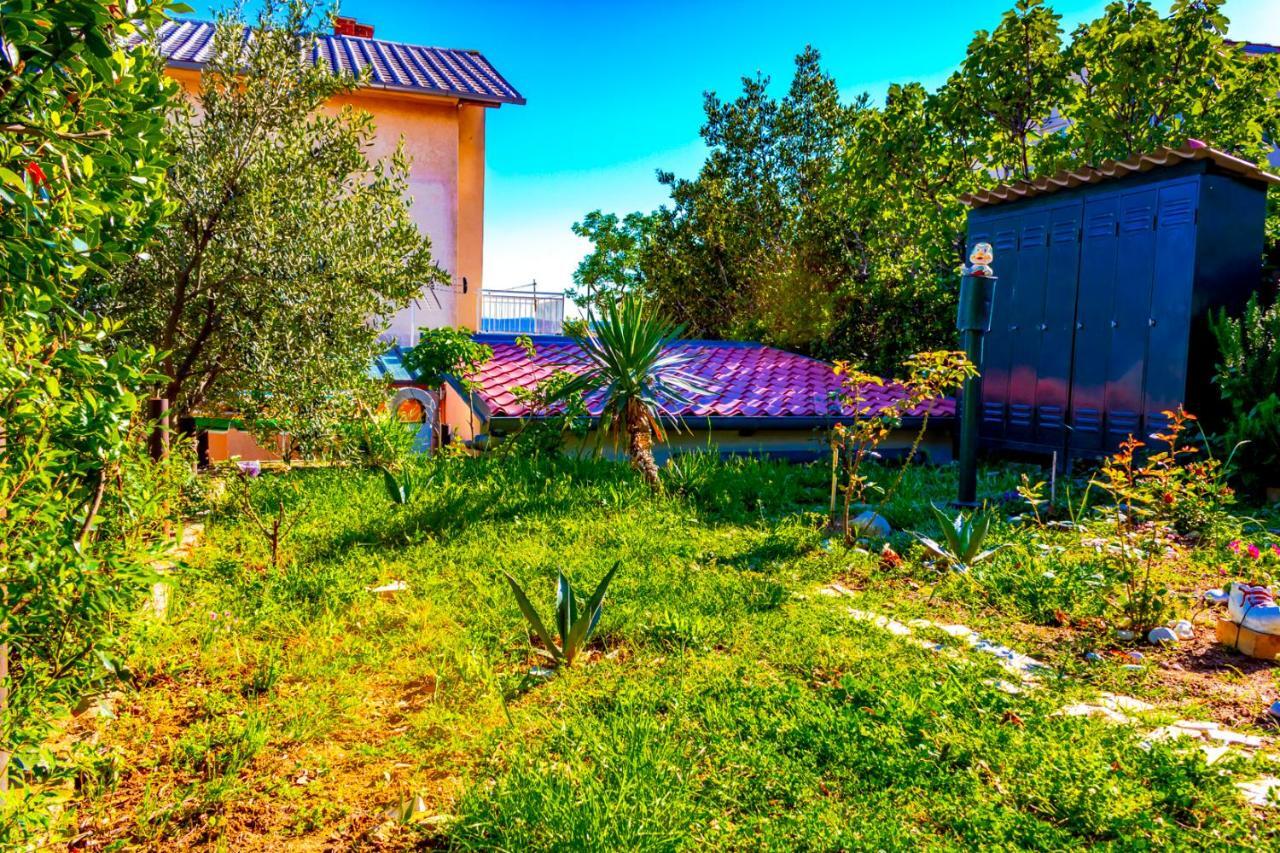 Vacation Home Grill & Chill With 350M2 Garden With Bbq Novi Vinodolski Exteriör bild